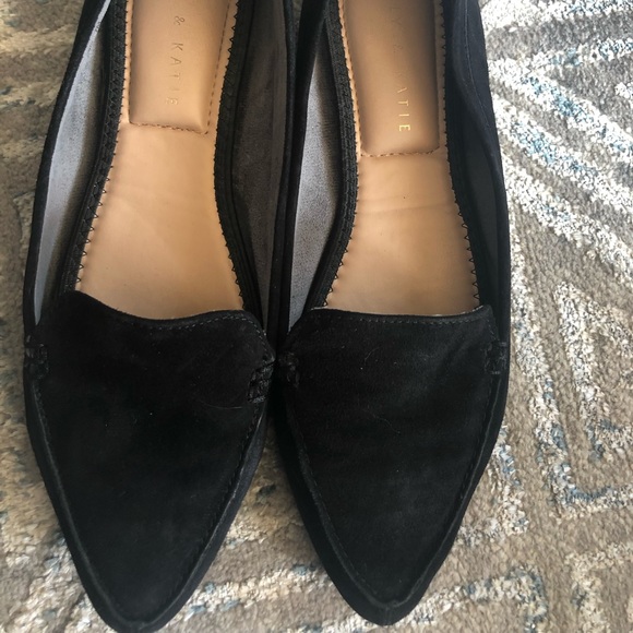 Shoes - Picture 2 of 10